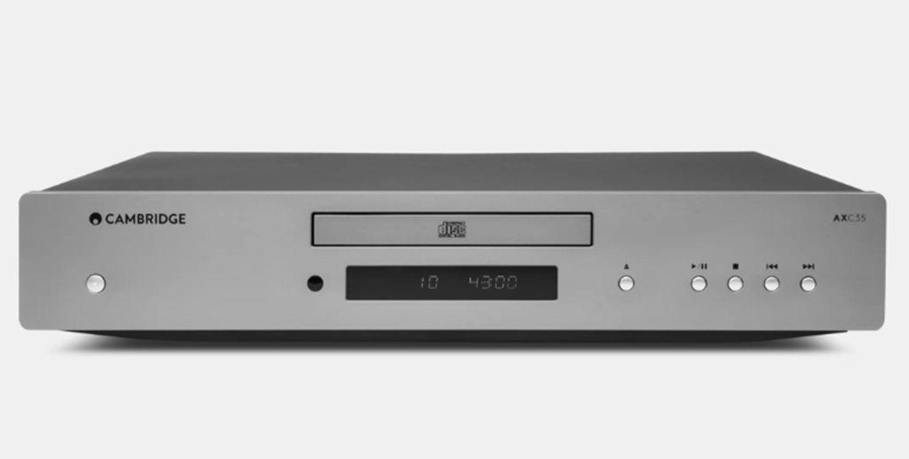 Cambridge Audio AXC35 HiFi-CD-Player in Silber mit CD-Schublade, Display und Bedientasten in frontaler Ansicht.