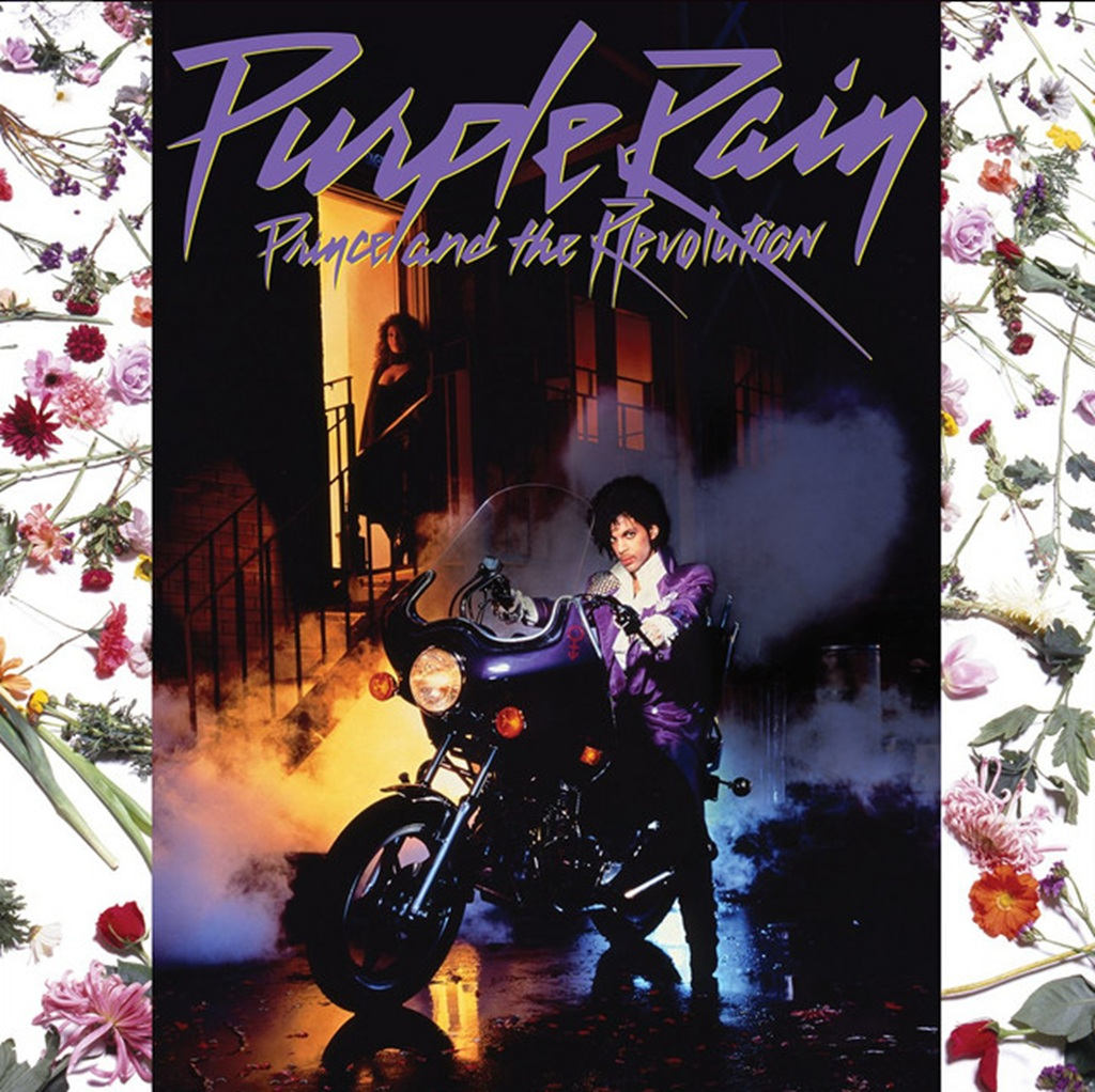 Albumcover von Prince & The Revolution – Purple Rain mit Musiker in violettem Outfit auf einem Motorrad vor nächtlicher Kulisse.