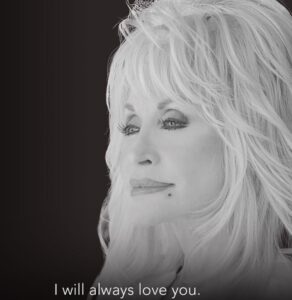 Schwarzweißes Porträt mit „I will always love you“ zum Nachruf auf Dolly Parton