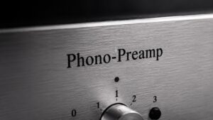 Was ist ein Phono-Preamp – Detailansicht eines Phono-Vorverstärkers für Plattenspieler